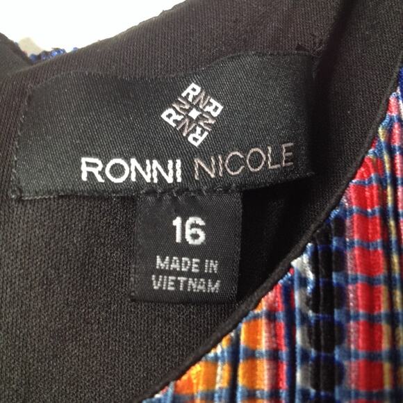 Ronni Nicole Rainbow Striped Sleeveless Lined Dress 16 - Picture 3 of 8